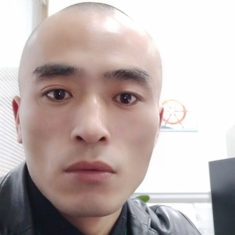 李成建的照片
