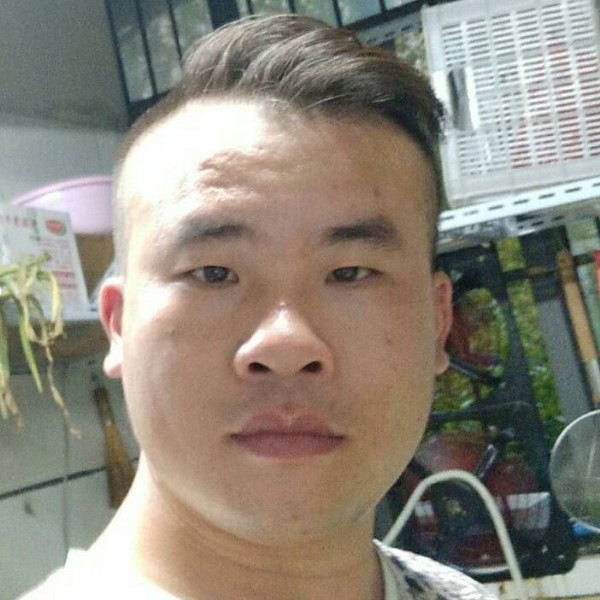 感性打泥猴桃的照片