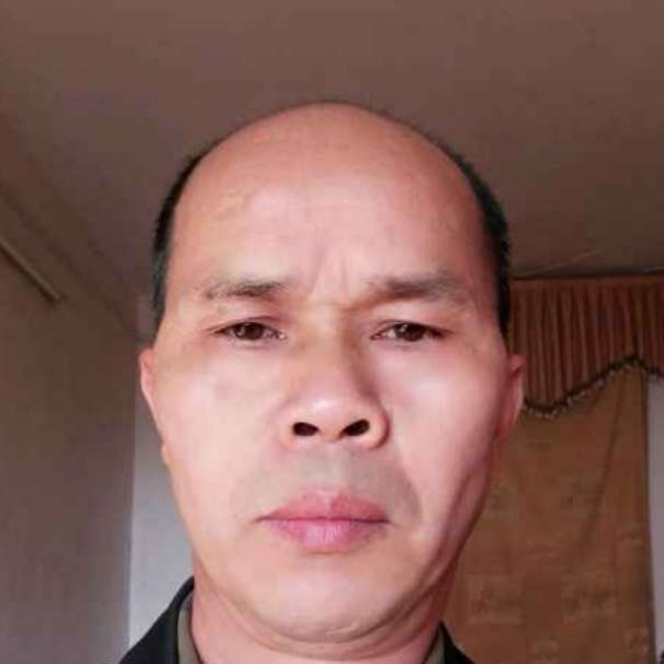 喜悦吃醋白羊的照片