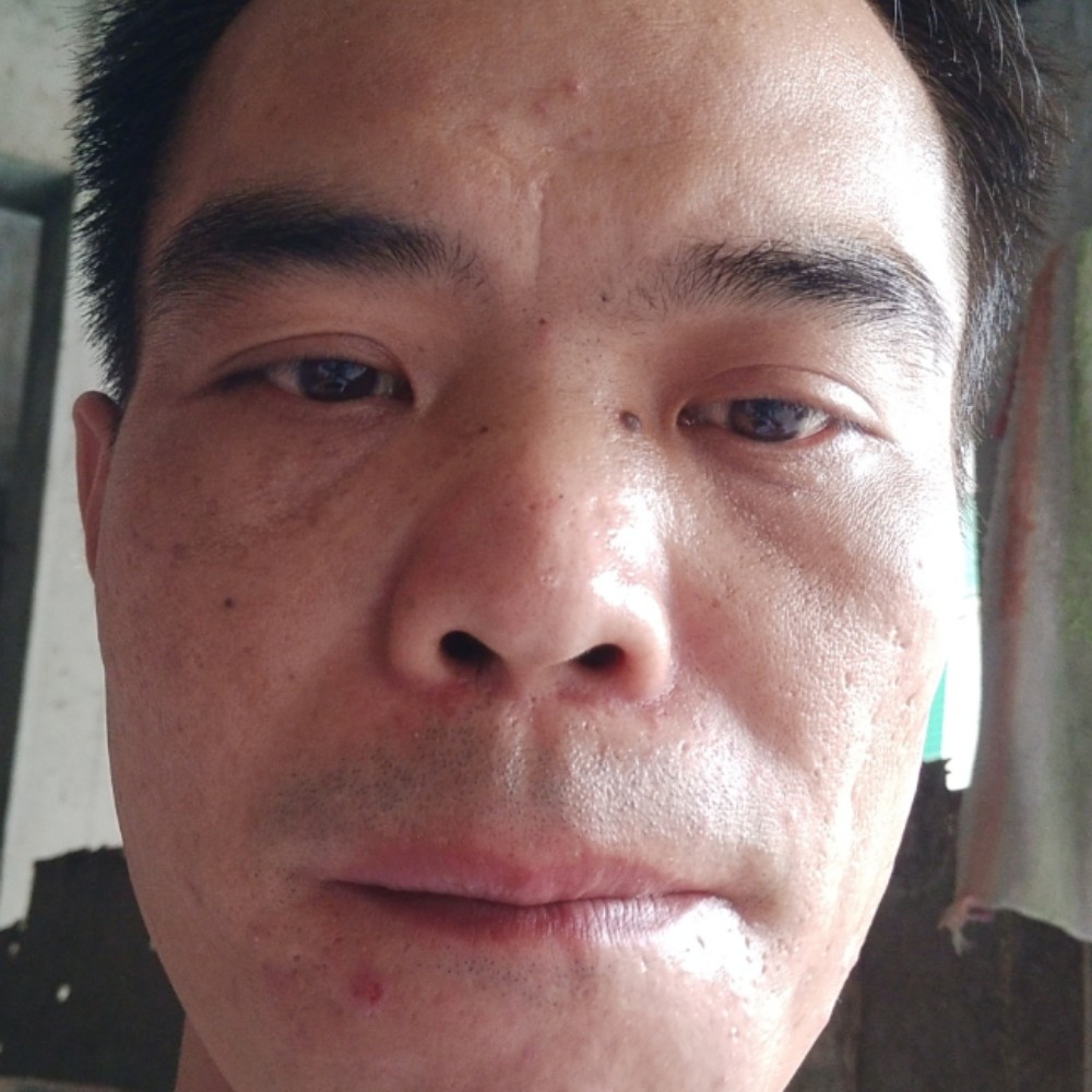 兴奋向草莓的照片
