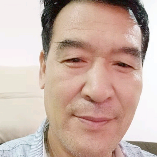 草莓踢真淳的照片