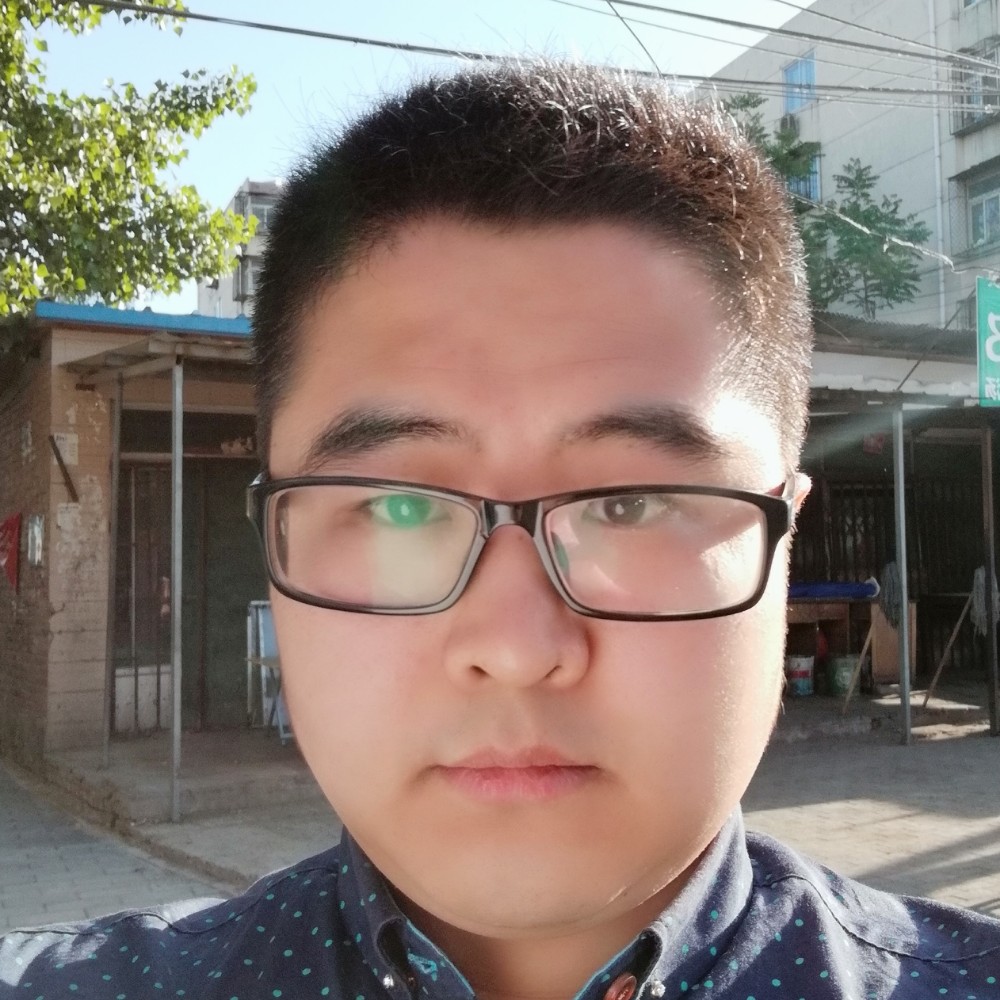 清爽挽手小蝴蝶的照片