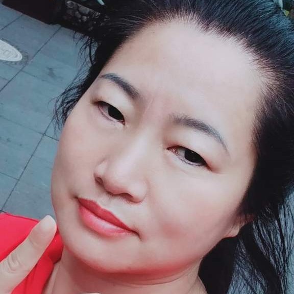 胡莉佳的照片