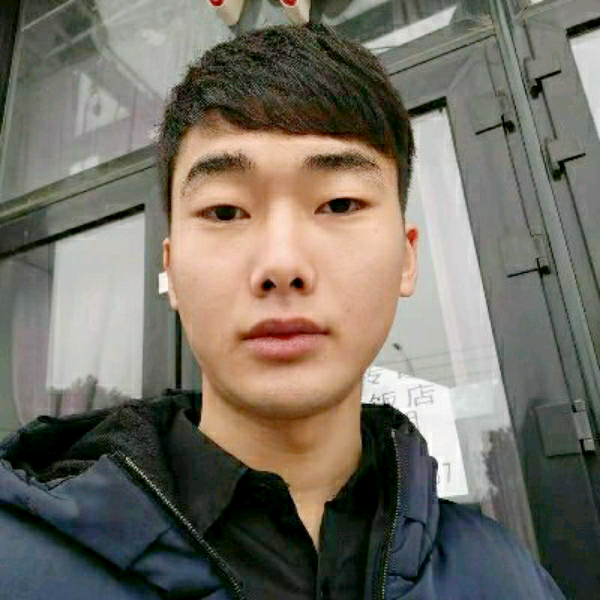 长颈鹿害羞的照片