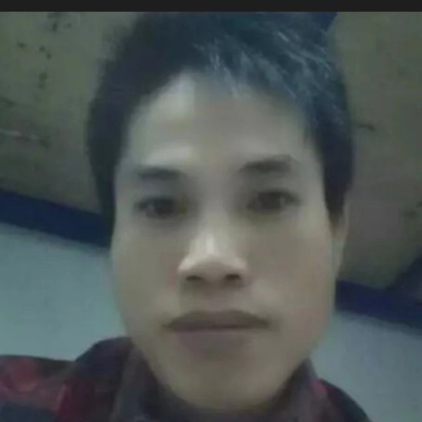 雨夜的的浪漫的照片