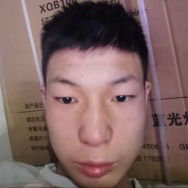 刘佳前的照片