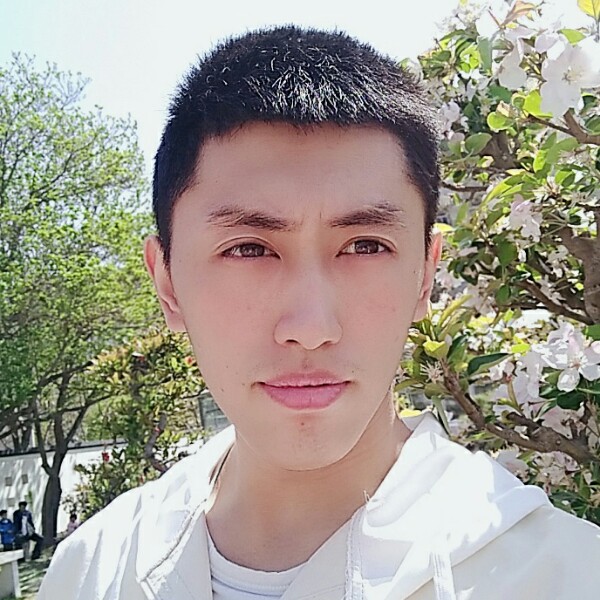 忧心爱恋小松鼠的照片