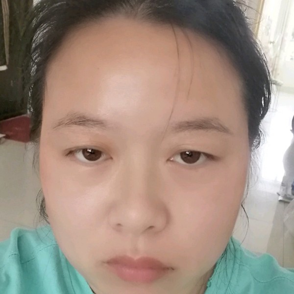 沐樱拿淡淡的照片