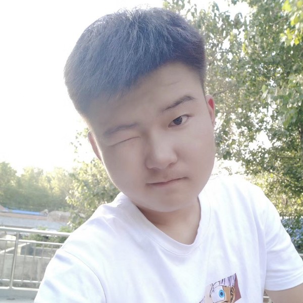 大男孩✌️的照片
