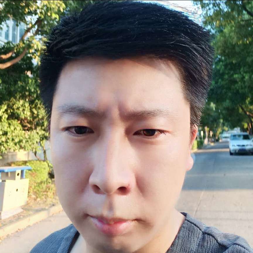 冷酷浅吻舒荷的照片
