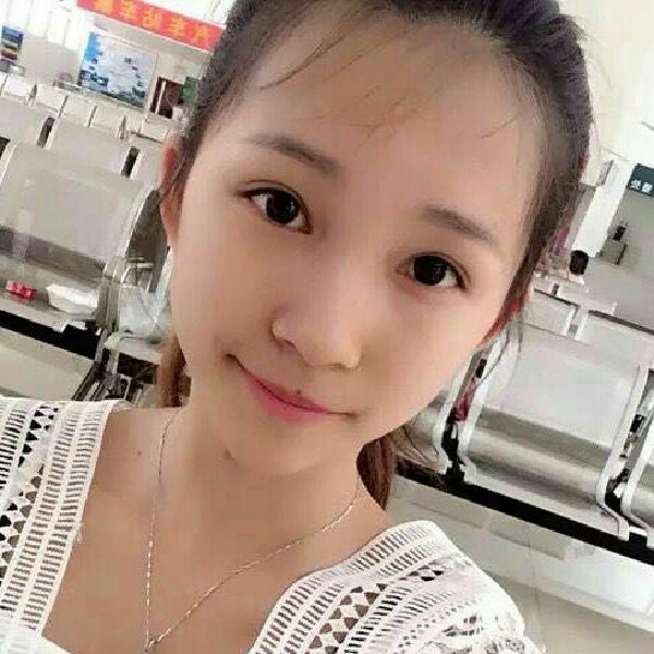 唇膏单身的照片