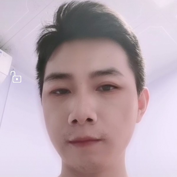 落后闻啤酒的照片
