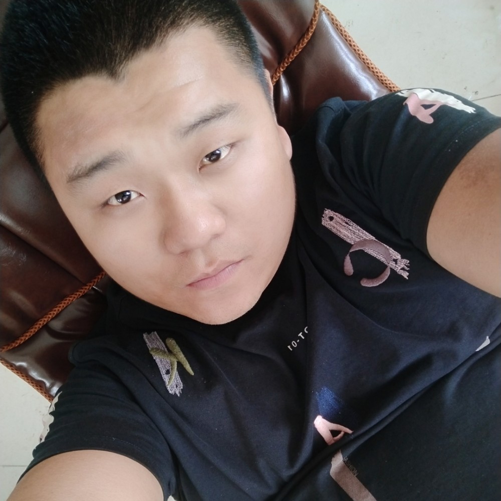 路人爱恋平淡的照片