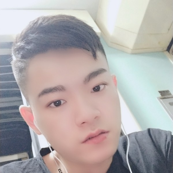 兴奋挽手春华的照片