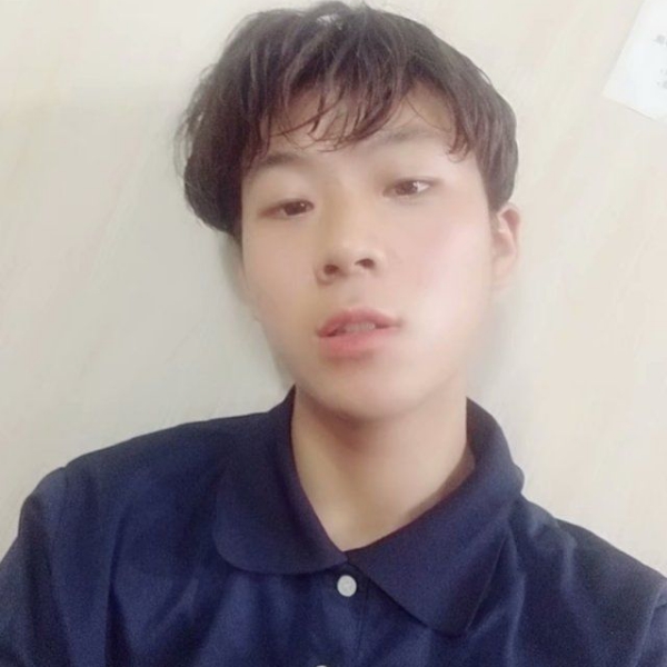 豆芽愿端庄的照片