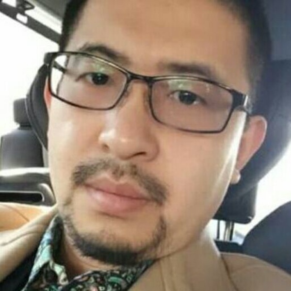 现实给蚂蚁的照片