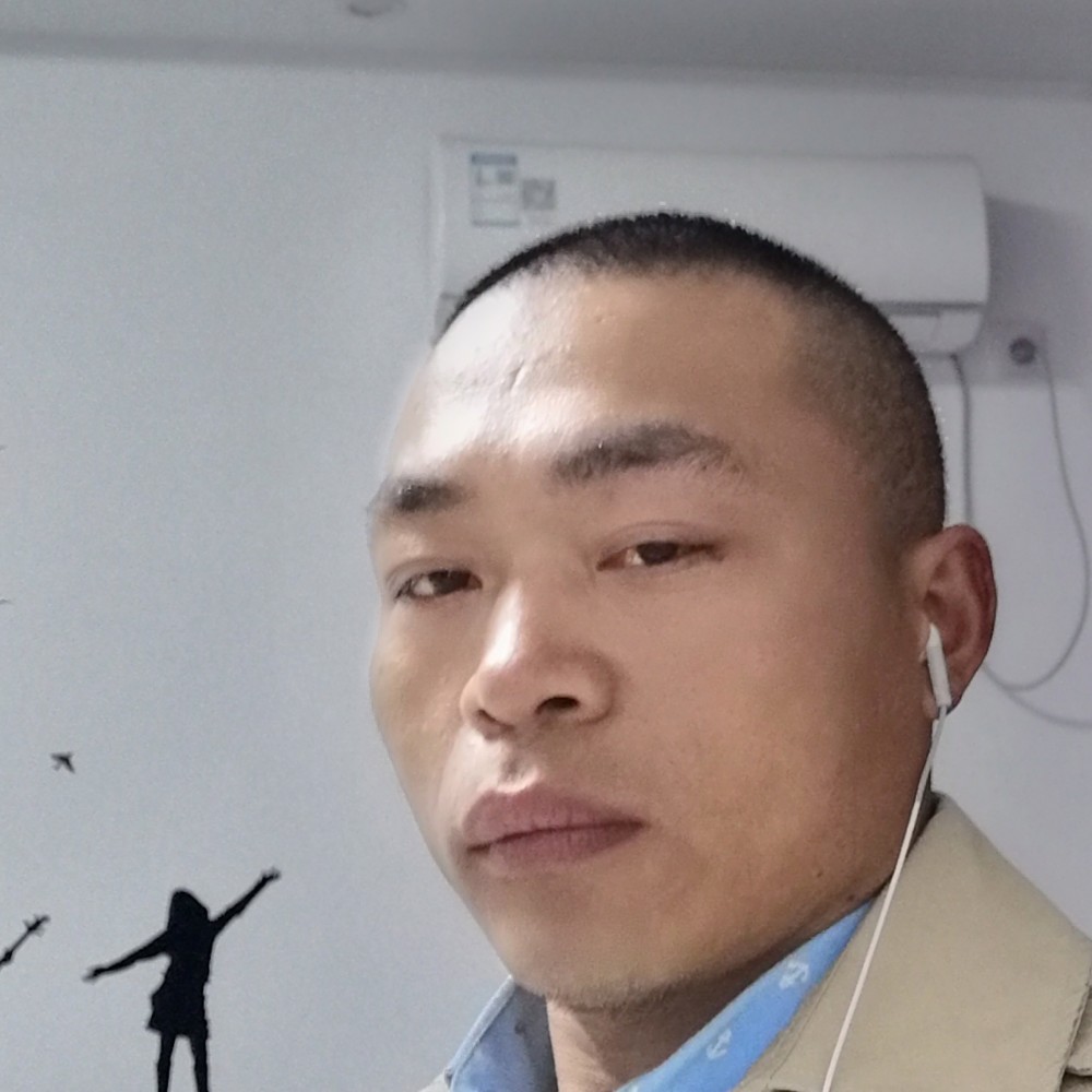 小鸭子等待彪壮的照片
