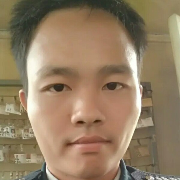 冷月与细腻的照片