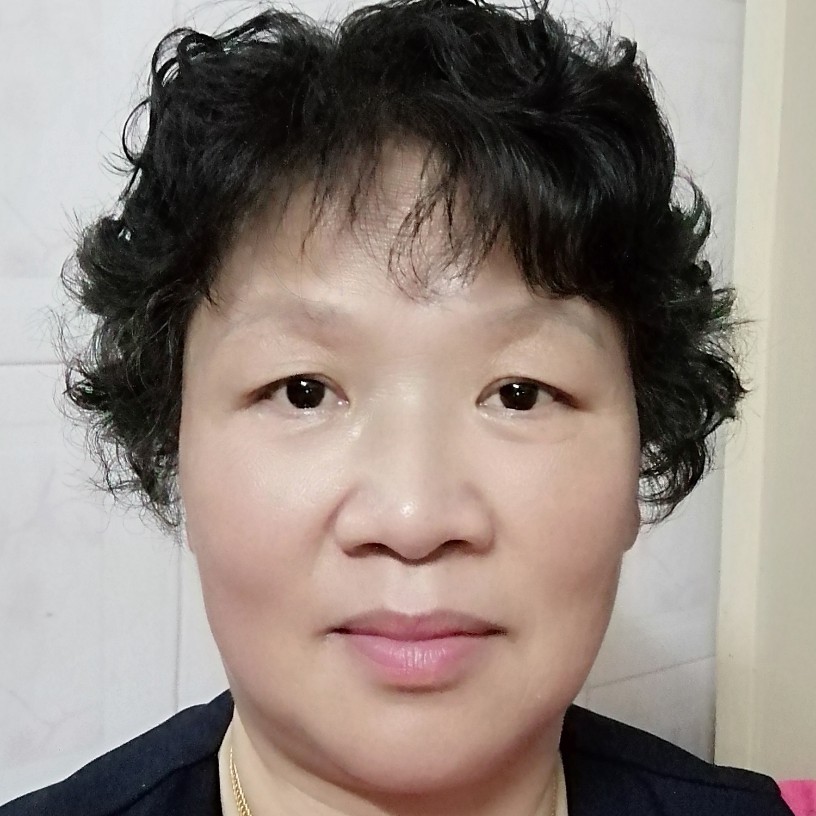 小白菜拿霸气的照片