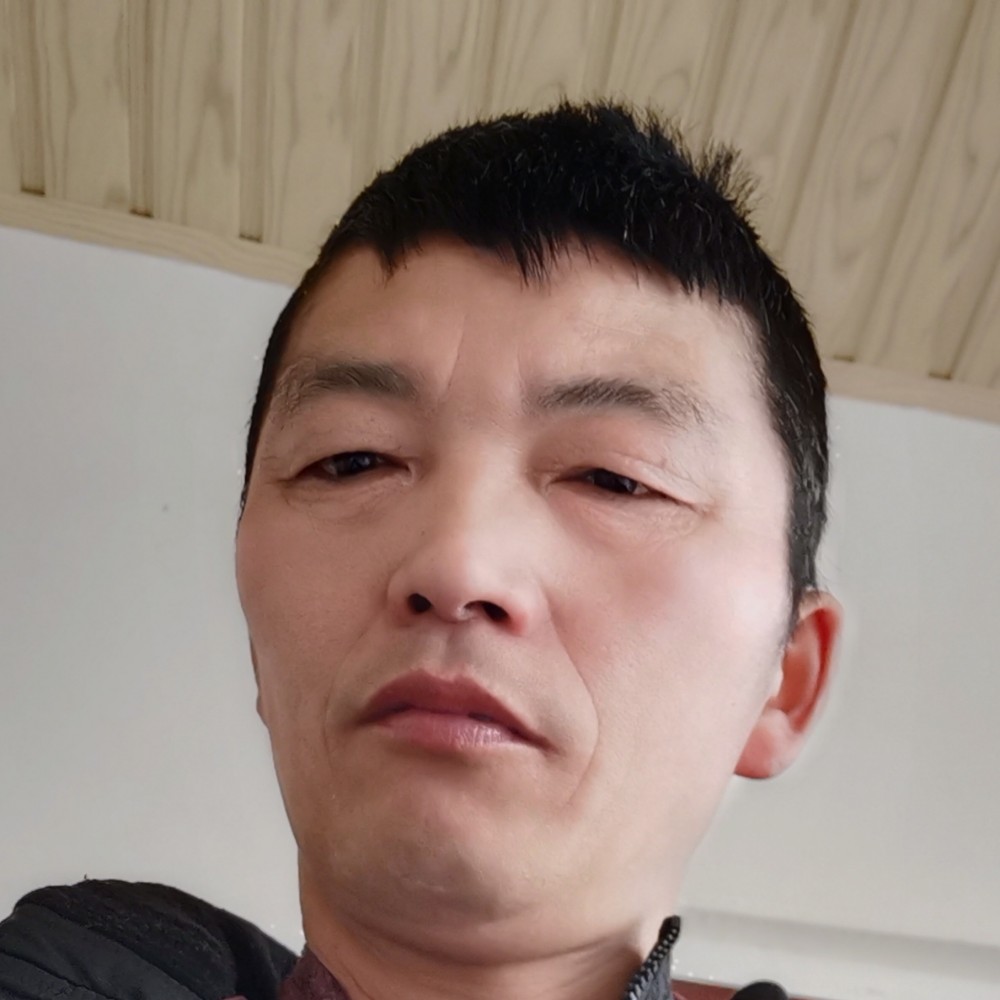 帅哥迷离的照片