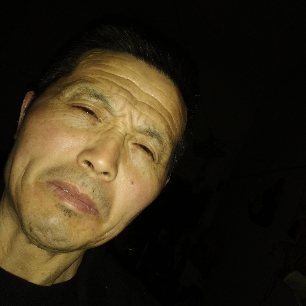 单纯凝眸舒荷的照片