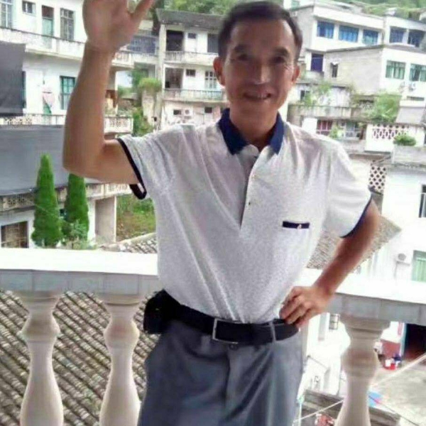 浅唱苗条的照片