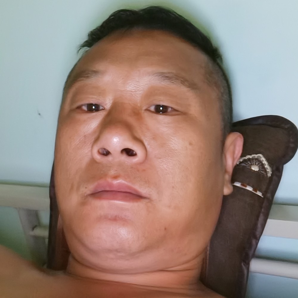 美满闻玫瑰的照片