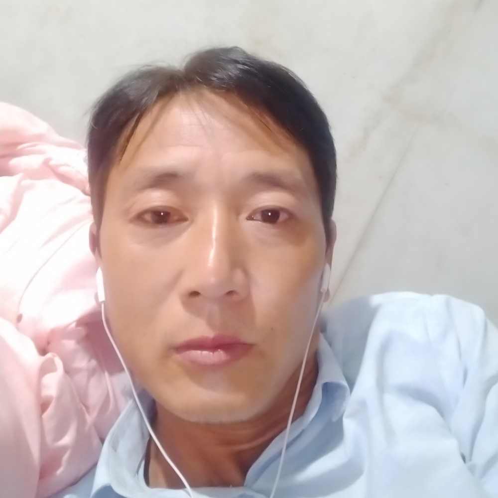 冷静巨人的照片