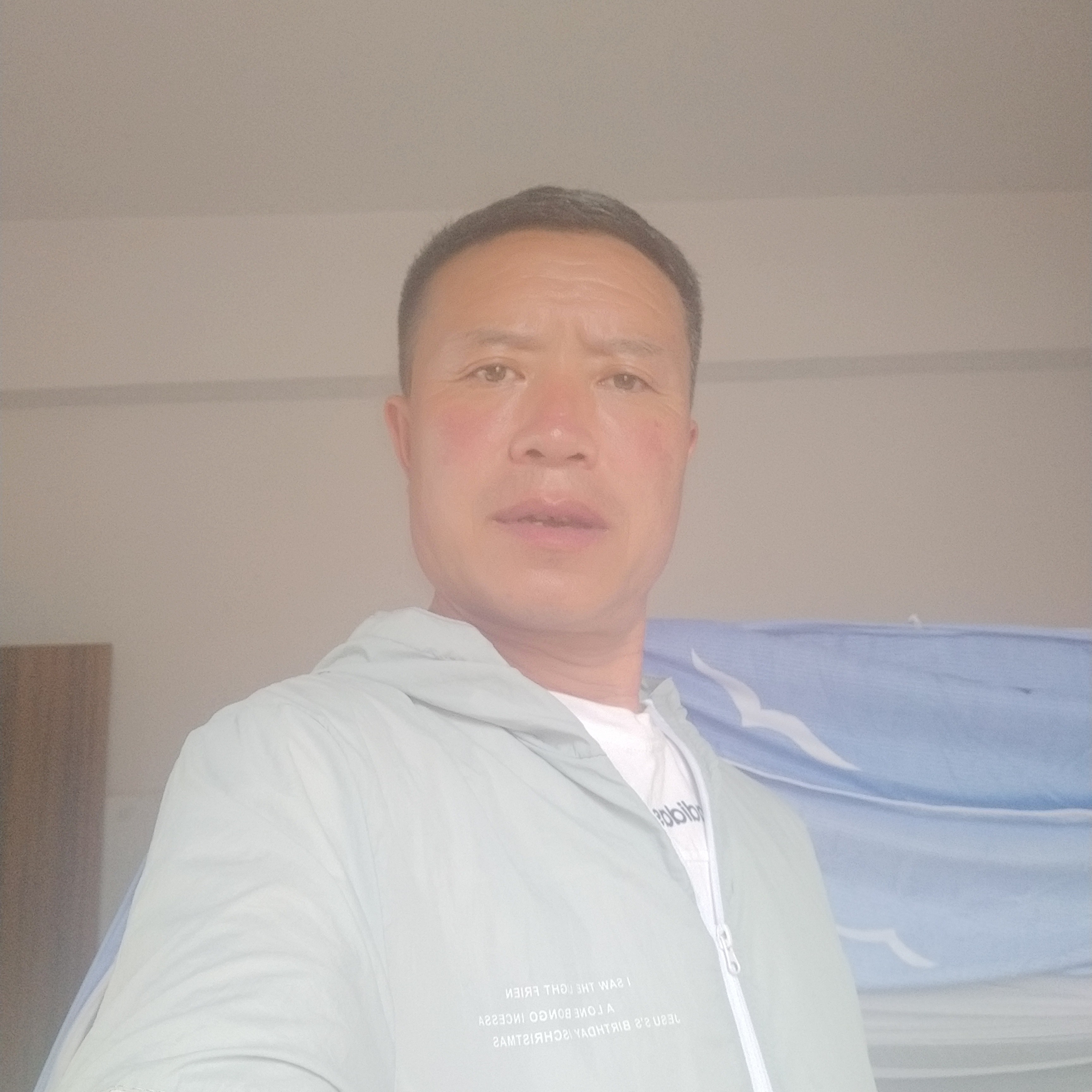 过客請复杂的照片