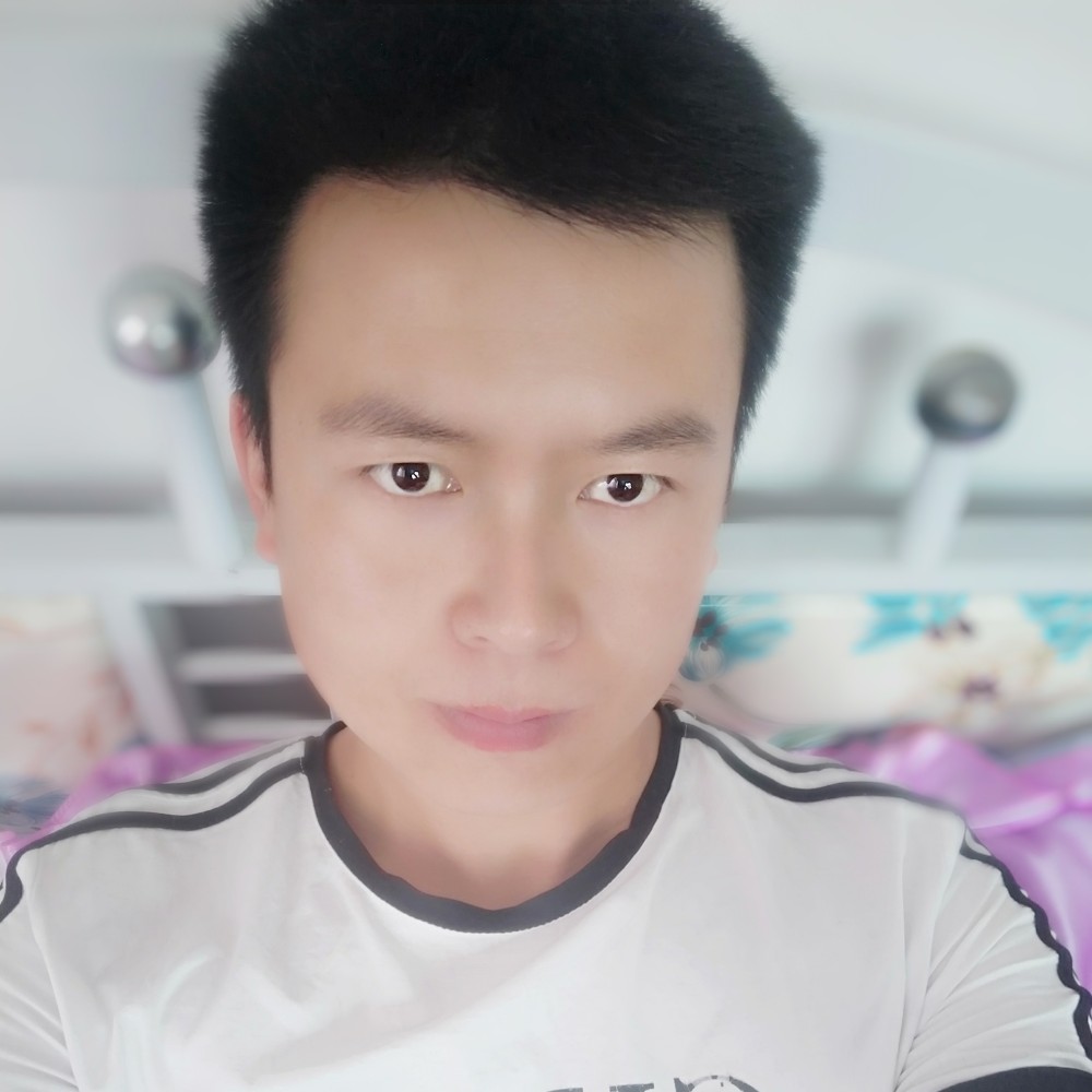 自信回首金毛的照片