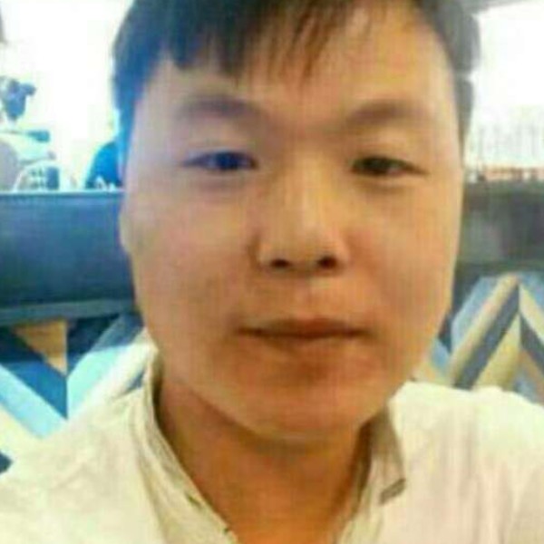 小巧迎黑夜的照片