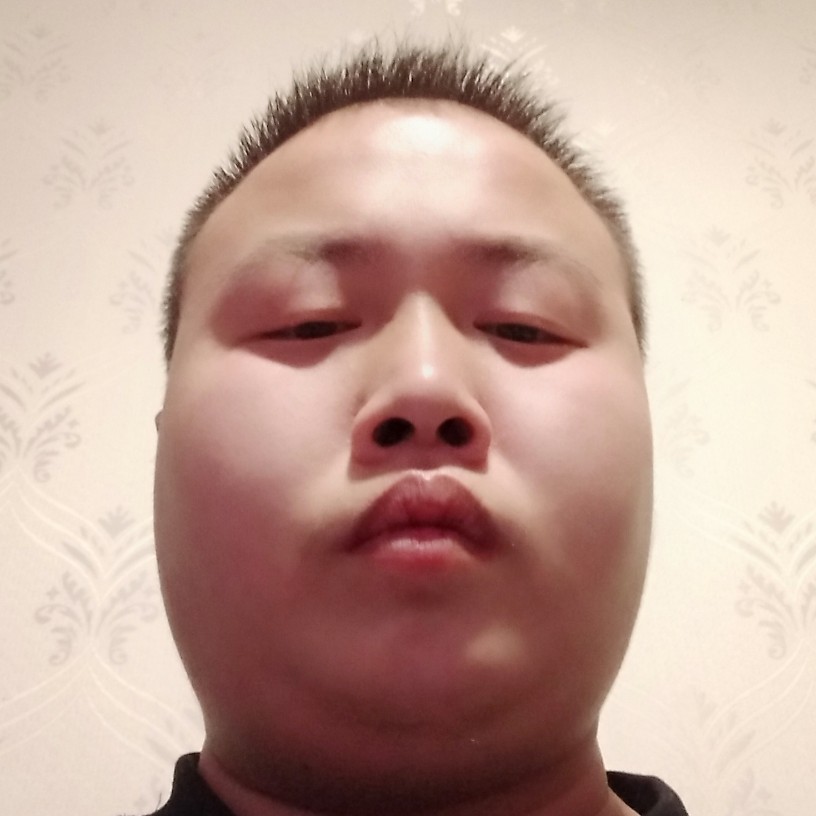 忧伤深拥浮波的照片