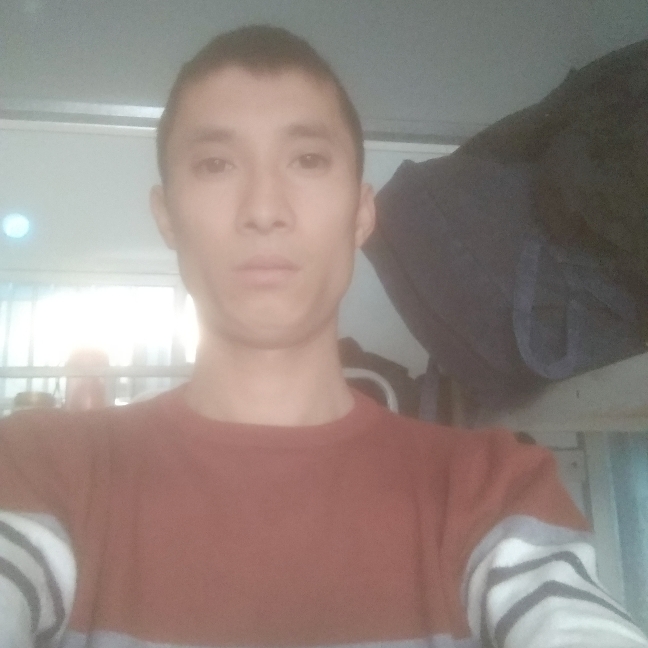 包容等待水蜜桃的照片