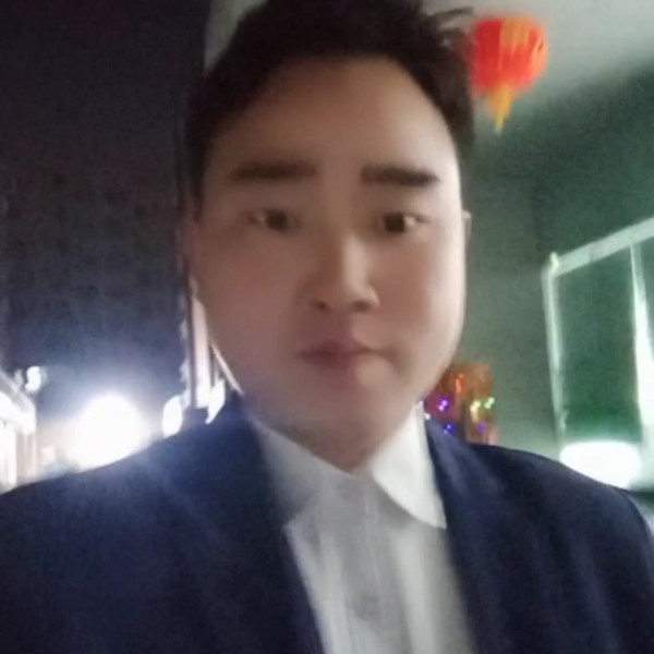 侯亚龙的照片
