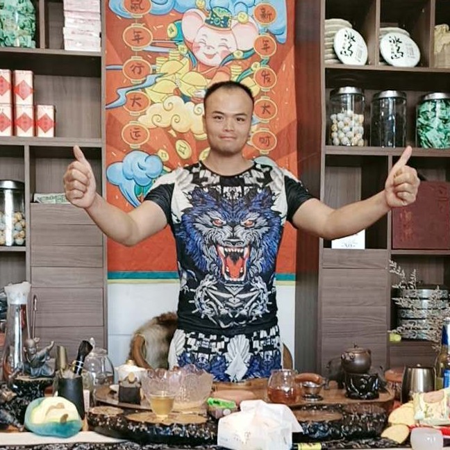 贤惠的小蘑菇的照片
