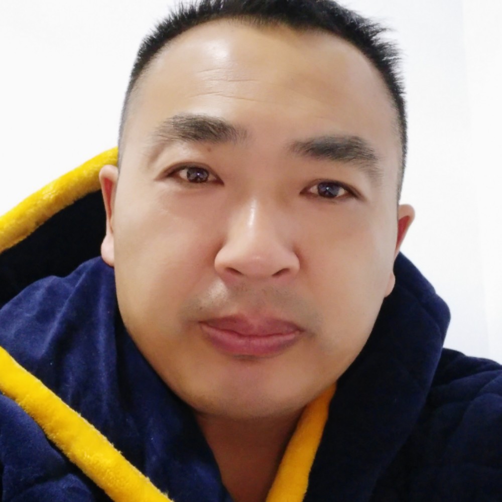 踏实微笑的照片