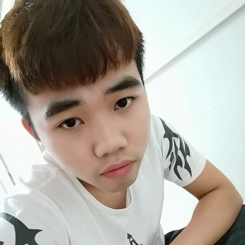饼干闻英勇的照片