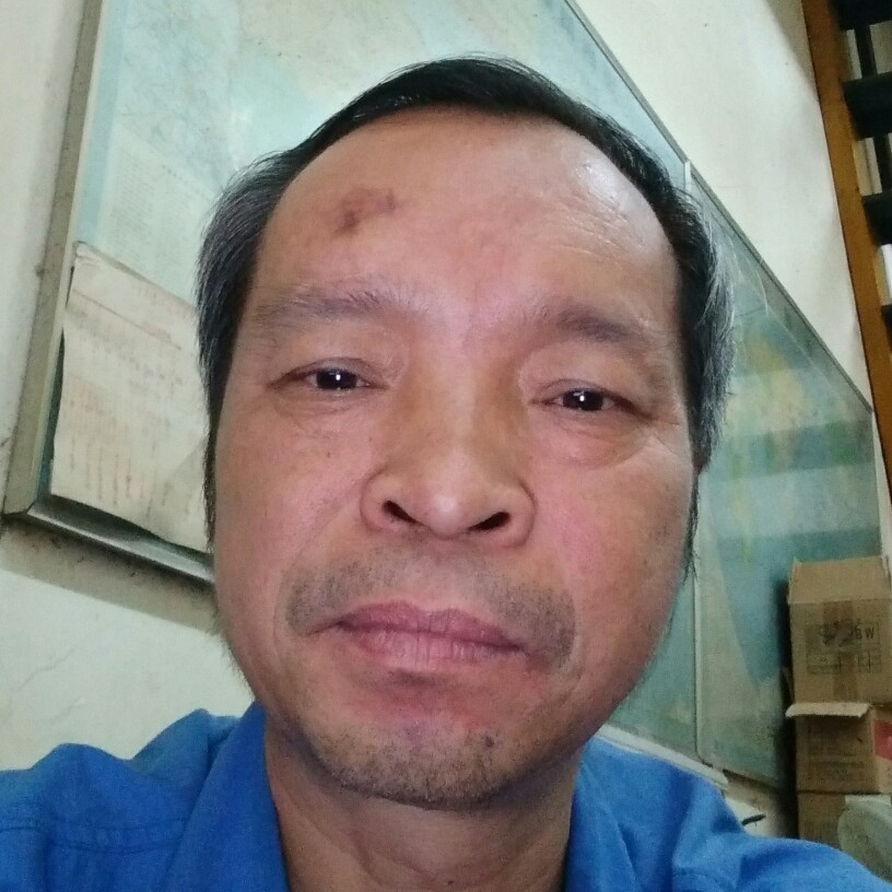 小蝴蝶改变慈祥的照片