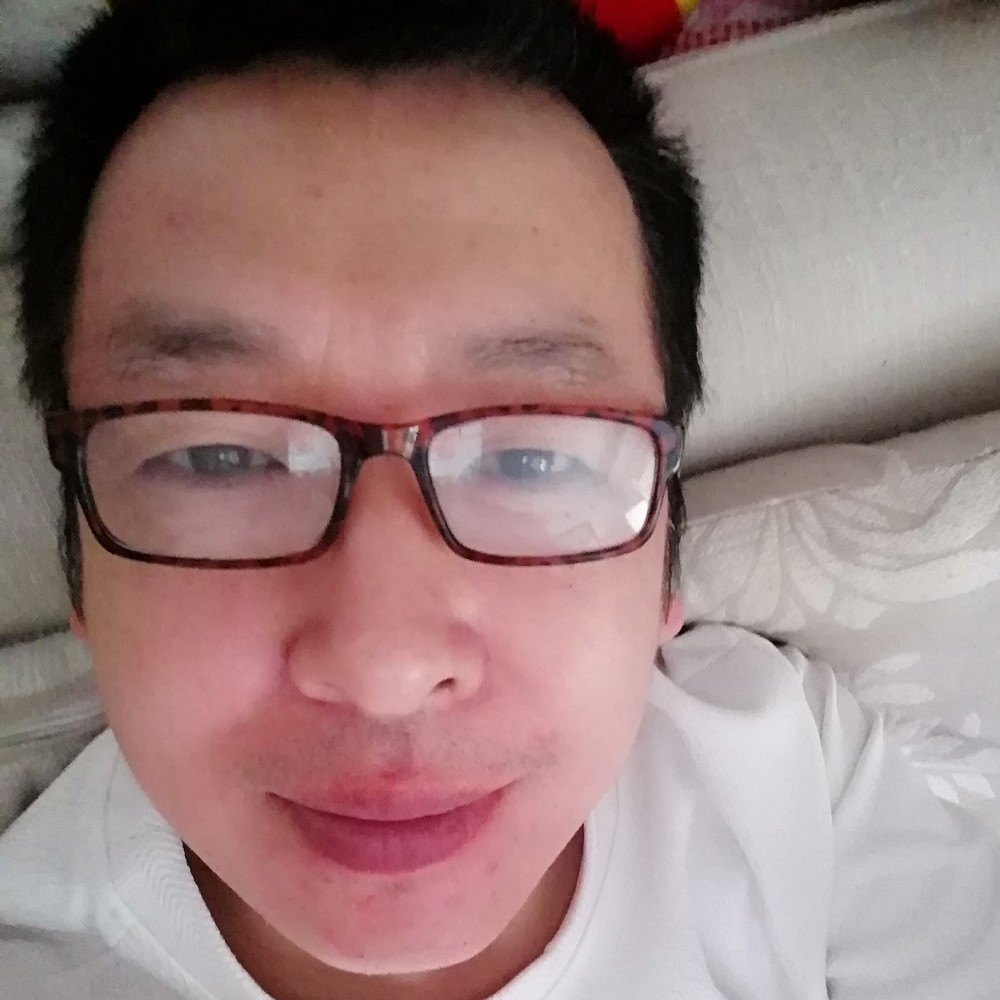 酒窝羞涩的照片