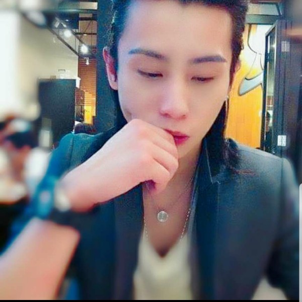 不听话的右的照片