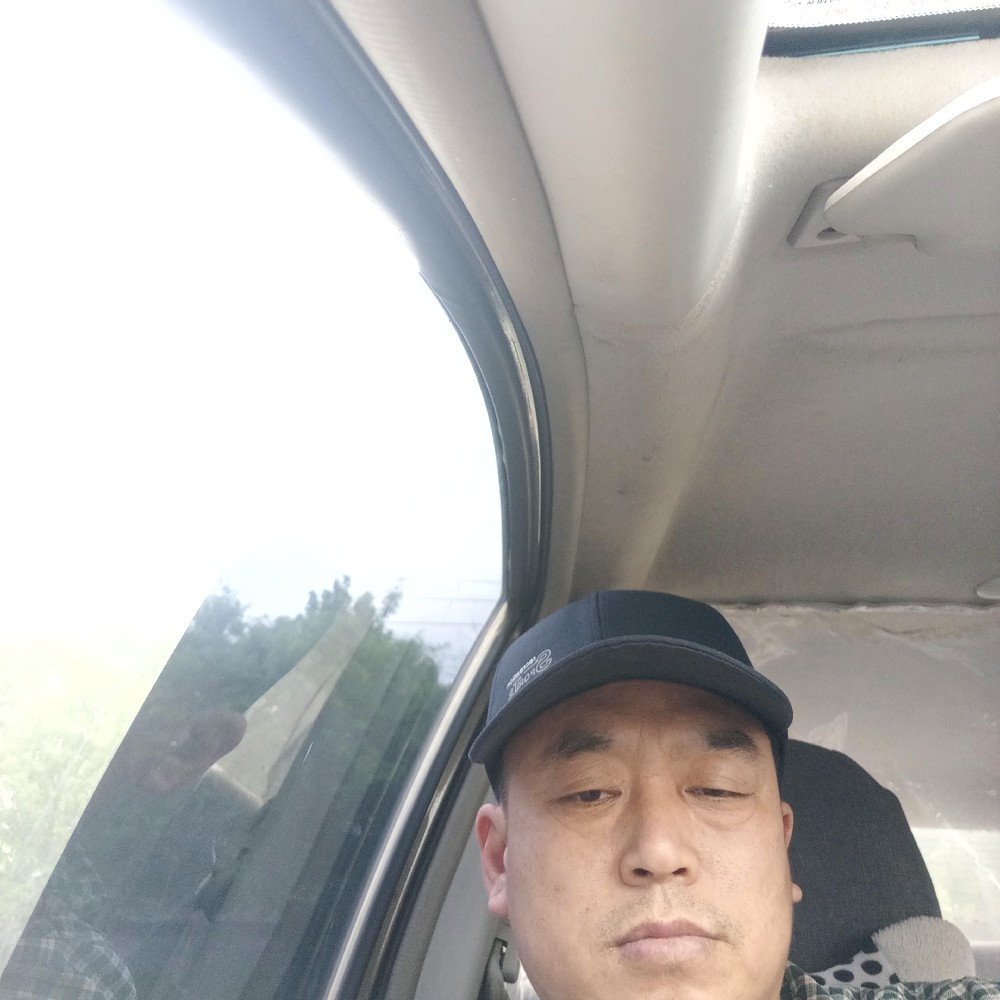 过客笑调皮的照片