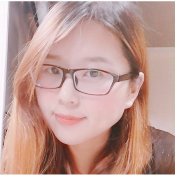 戴眼镜的小苹果的照片