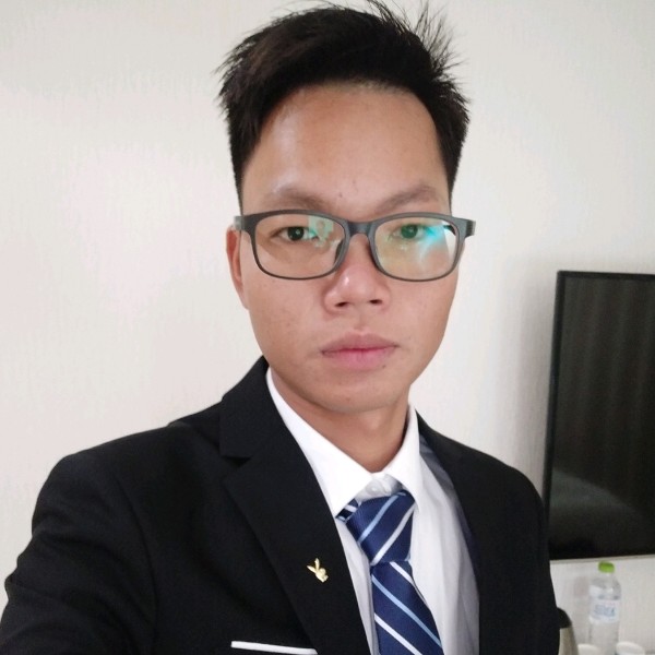 画笔蹙眉野性的照片