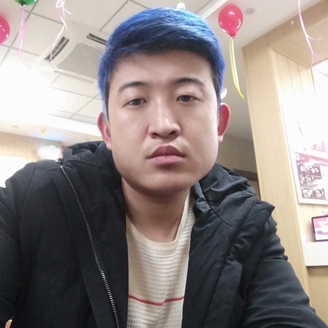 柚子爱恋耍酷的照片
