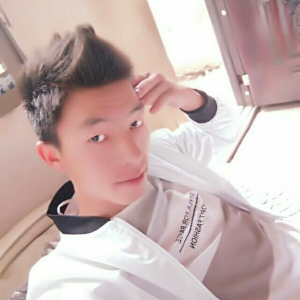 快乐挽手铃铛的照片