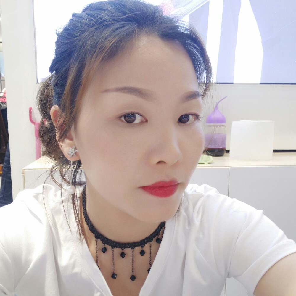 豆芽微笑的照片