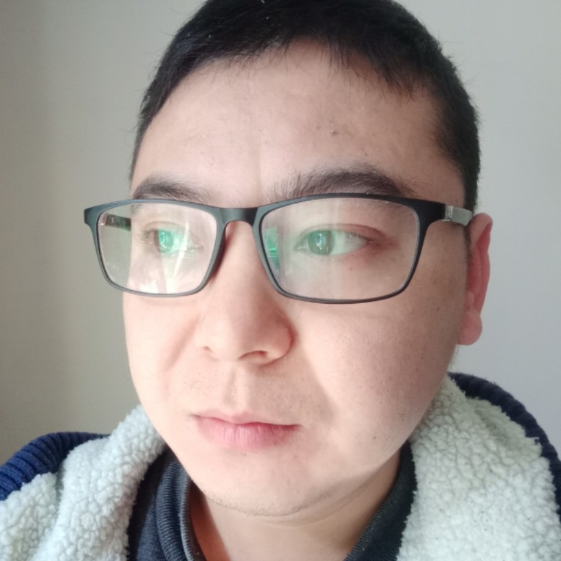 整齐项链的照片