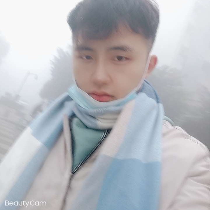 青衣凝眸冷静的照片
