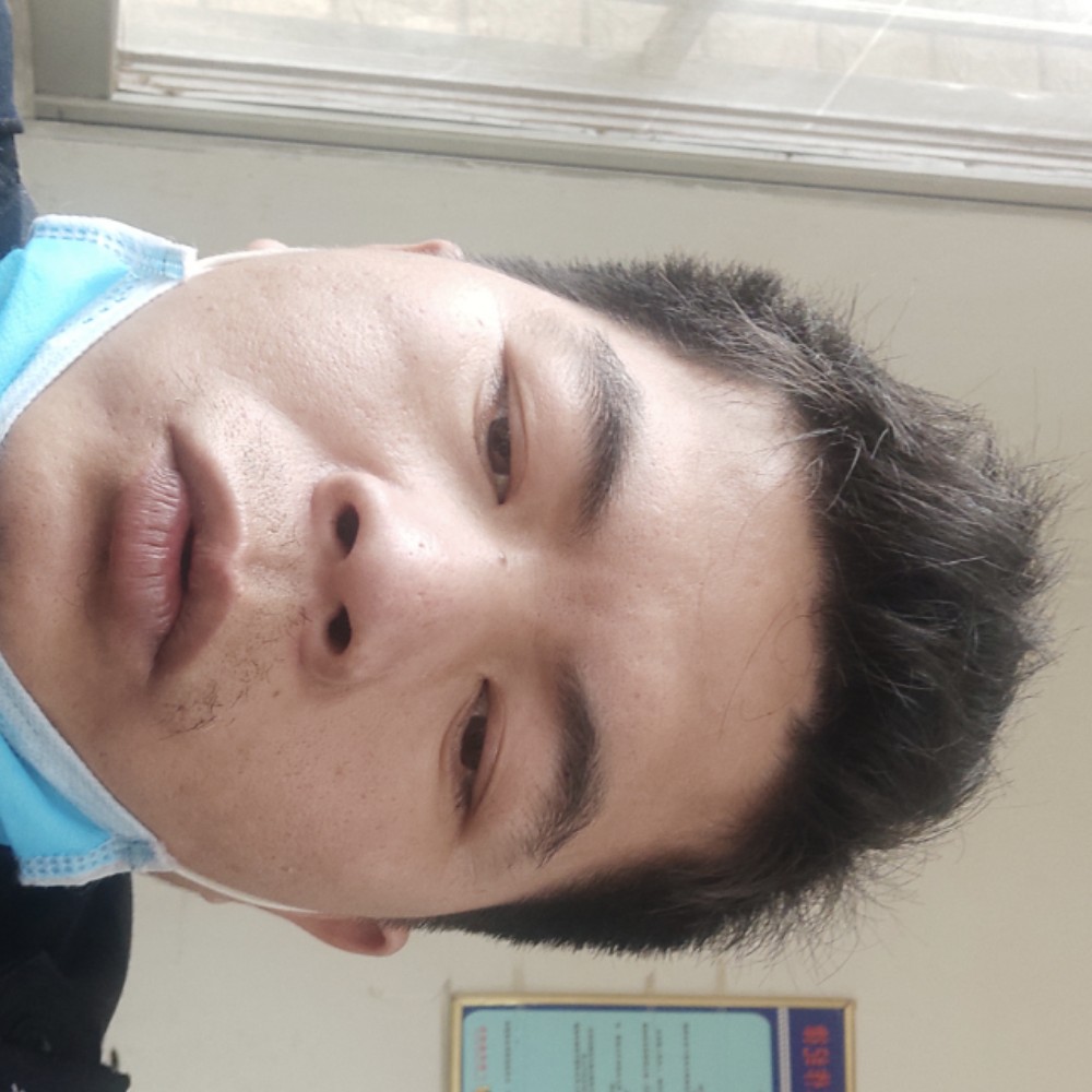 开朗泪了洛尘的照片
