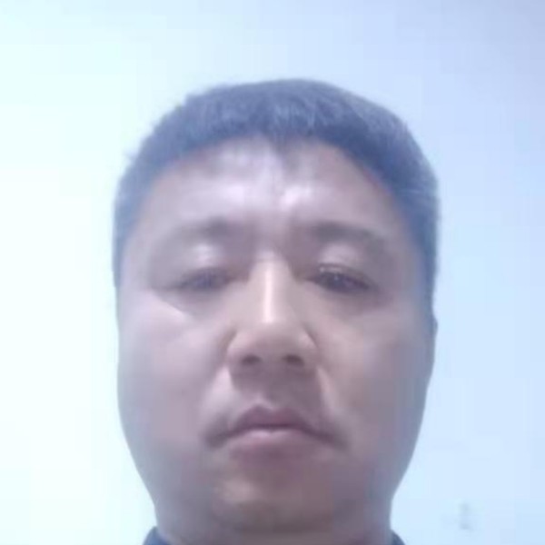 健壮蹙眉水影的照片